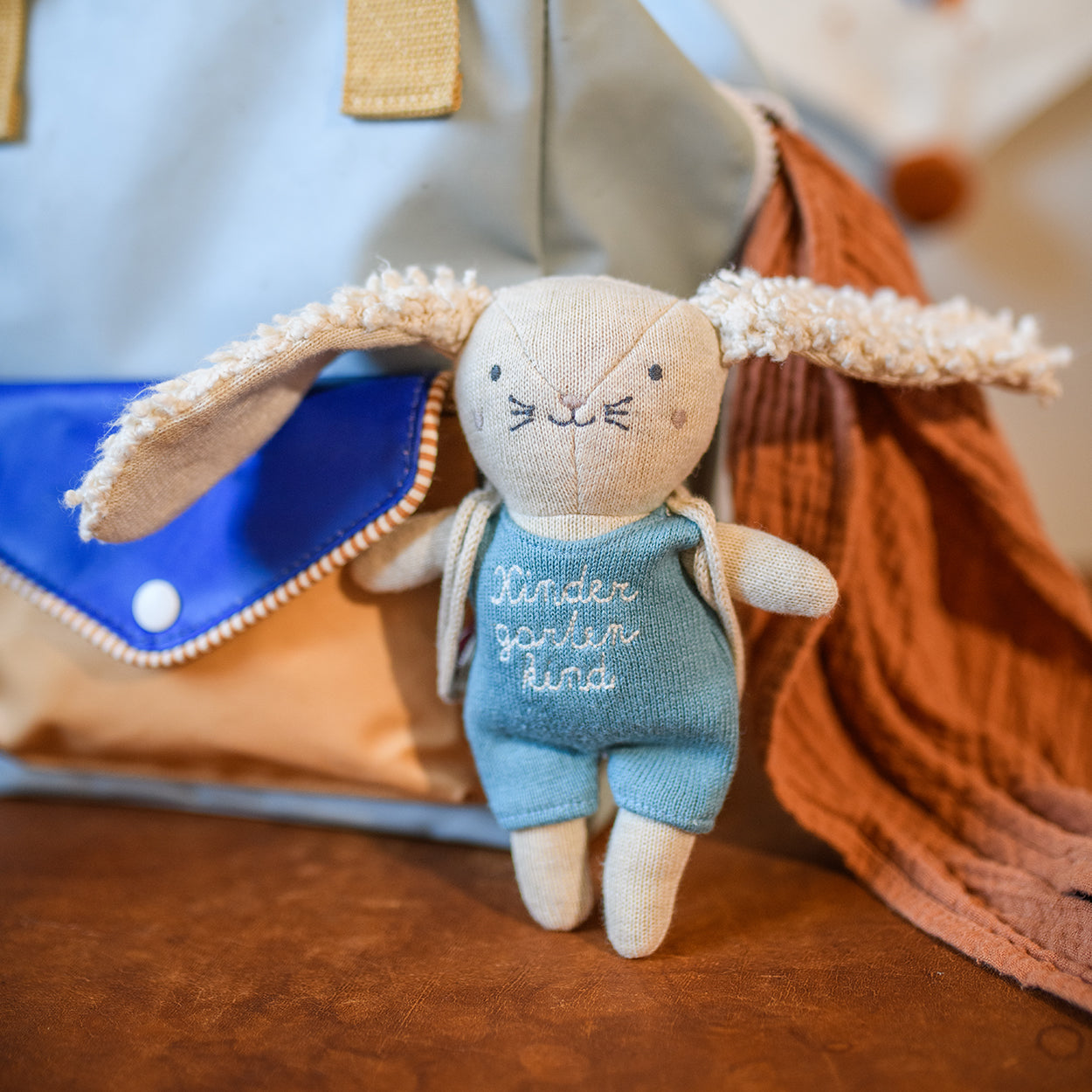 Hase Kindergartenkind | Ava&Yves | Himmelblau | mit Rucksack