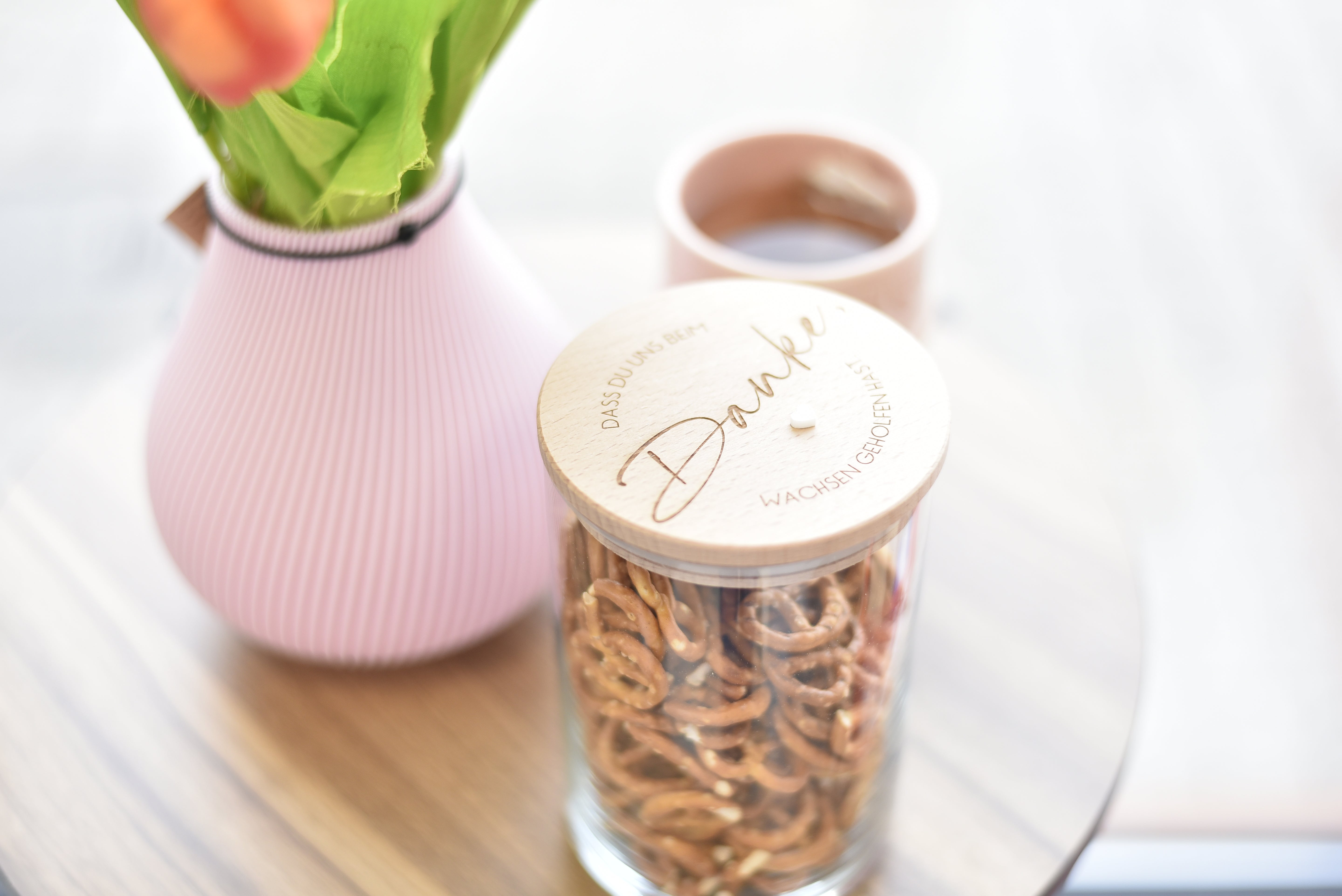 Vorratsglas | Danke dass Du uns beim Wachsen geholfen hast | Geschenk zum Abschied Kindergarten, Kita | Glas mit graviertem Holzdeckel