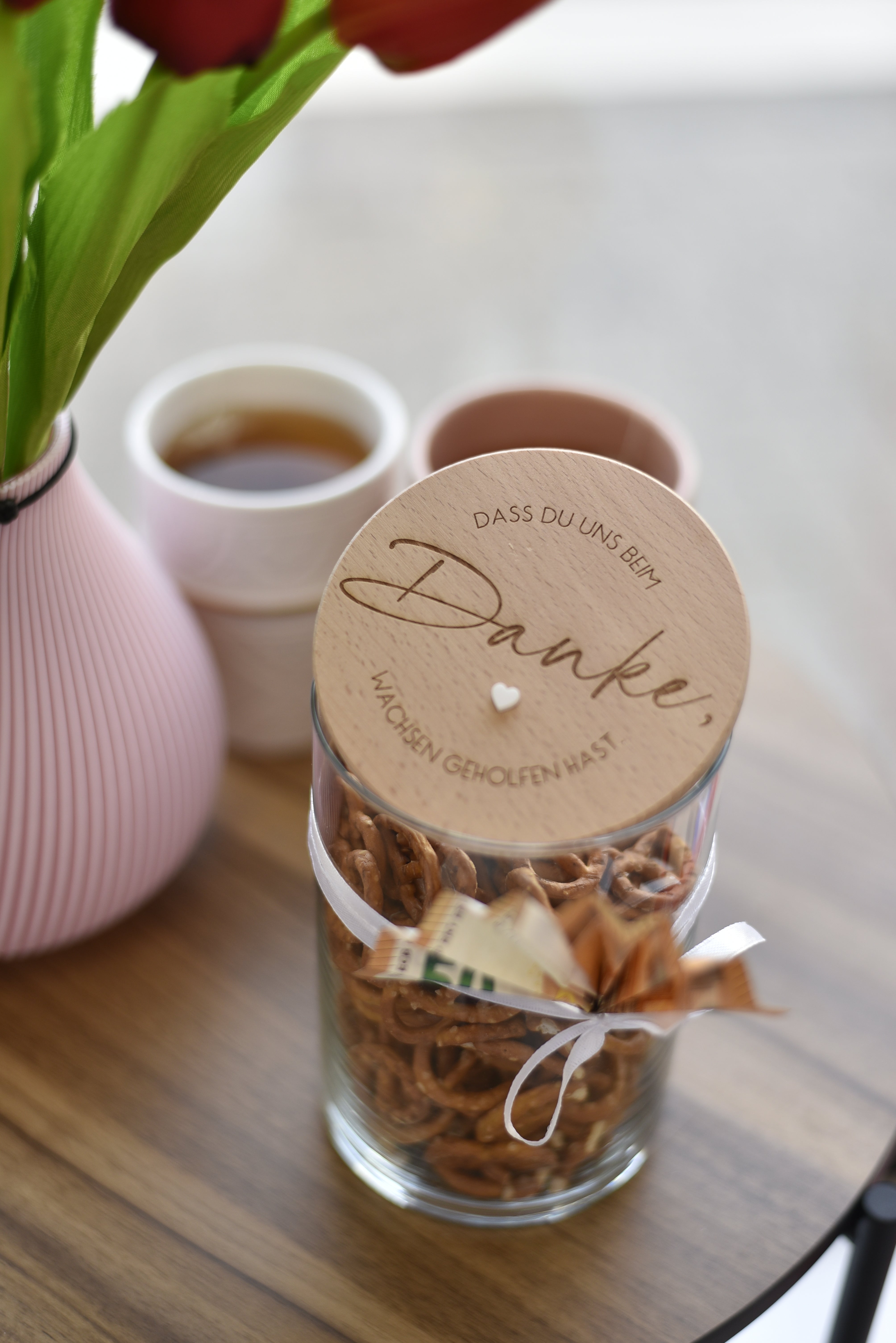 Vorratsglas | Danke dass Du uns beim Wachsen geholfen hast | Geschenk zum Abschied Kindergarten, Kita | Glas mit graviertem Holzdeckel