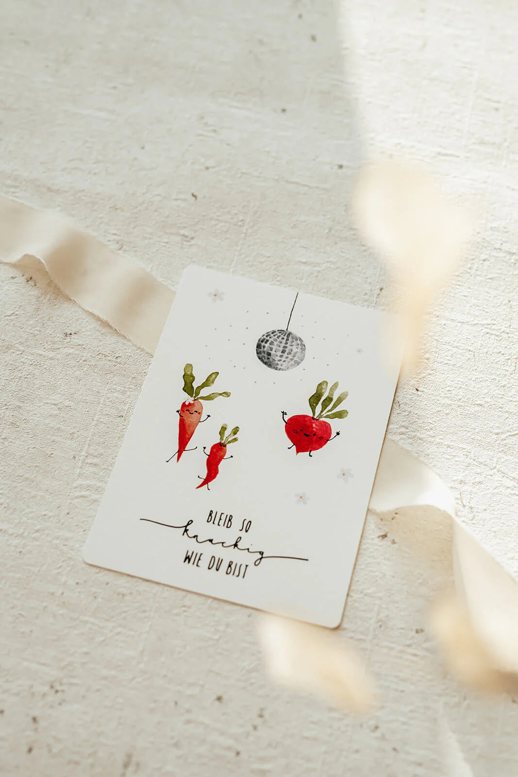 Bleib so knackig wie du bist | Postkarte | Linda Mundo