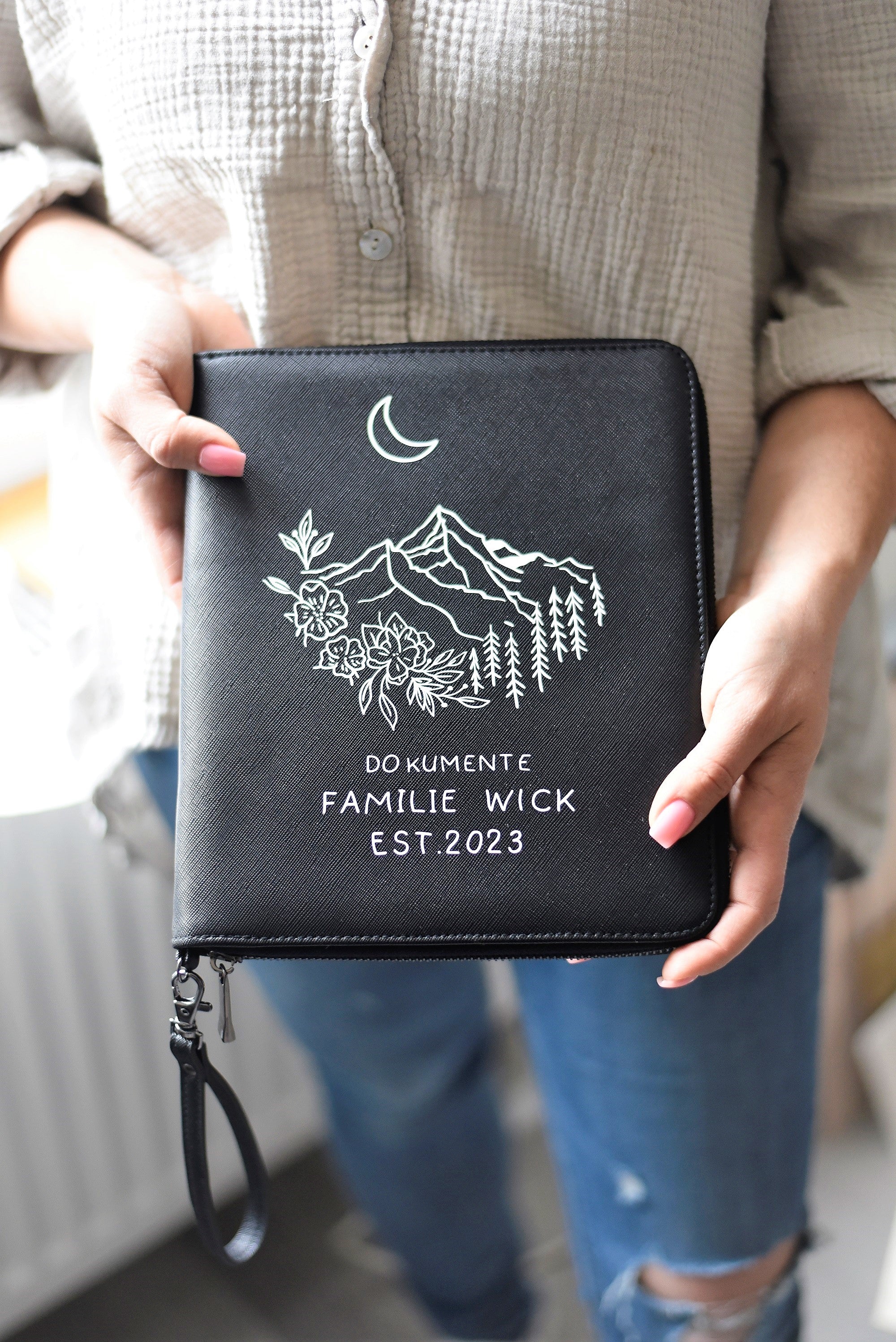 Organizer "BERGLIEBE" | Familienplaner aus Kunstleder | Edle Optik | Geschenk für Wanderer