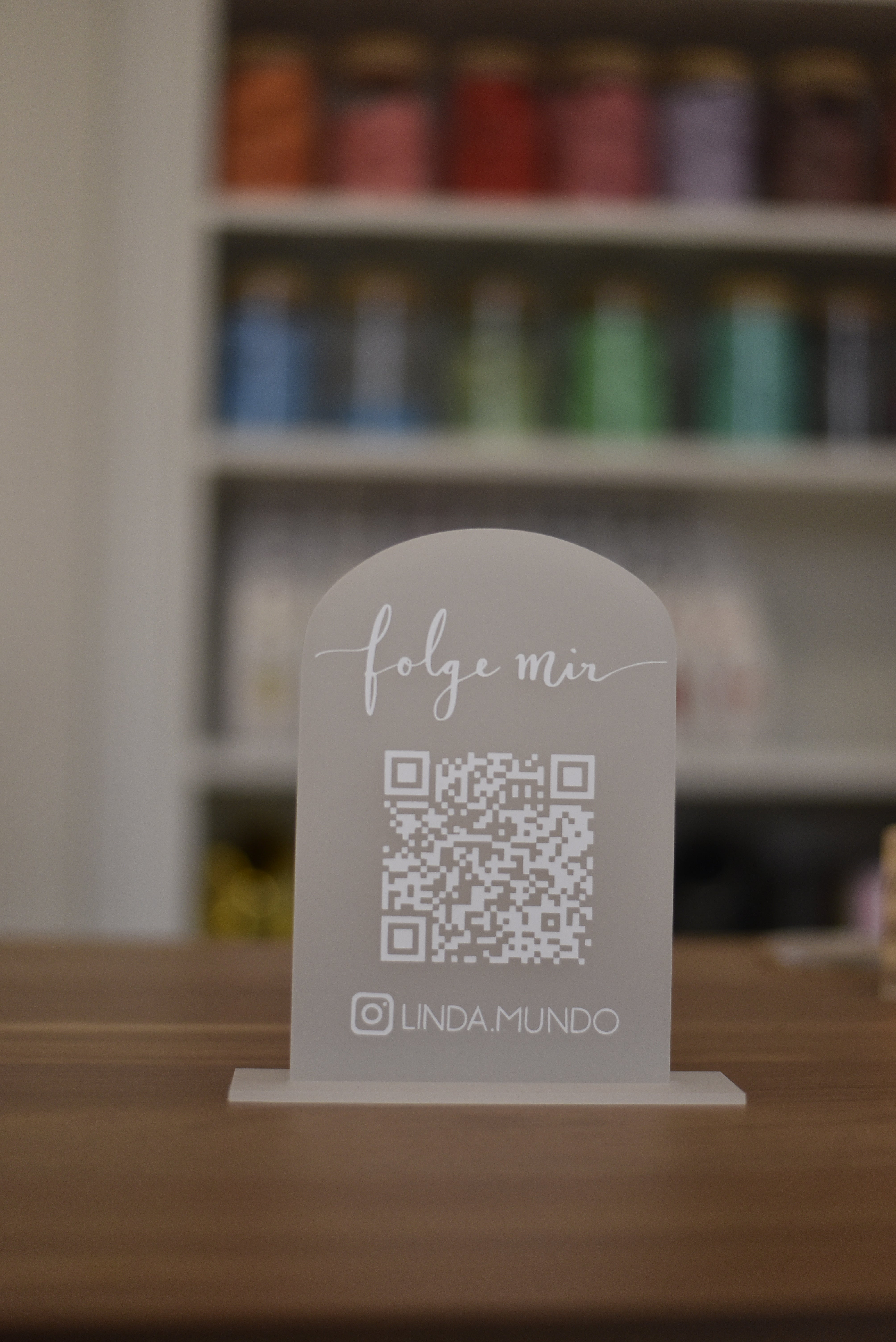 QR-Aufsteller personalisiert | für deinen perfekten Auftritt