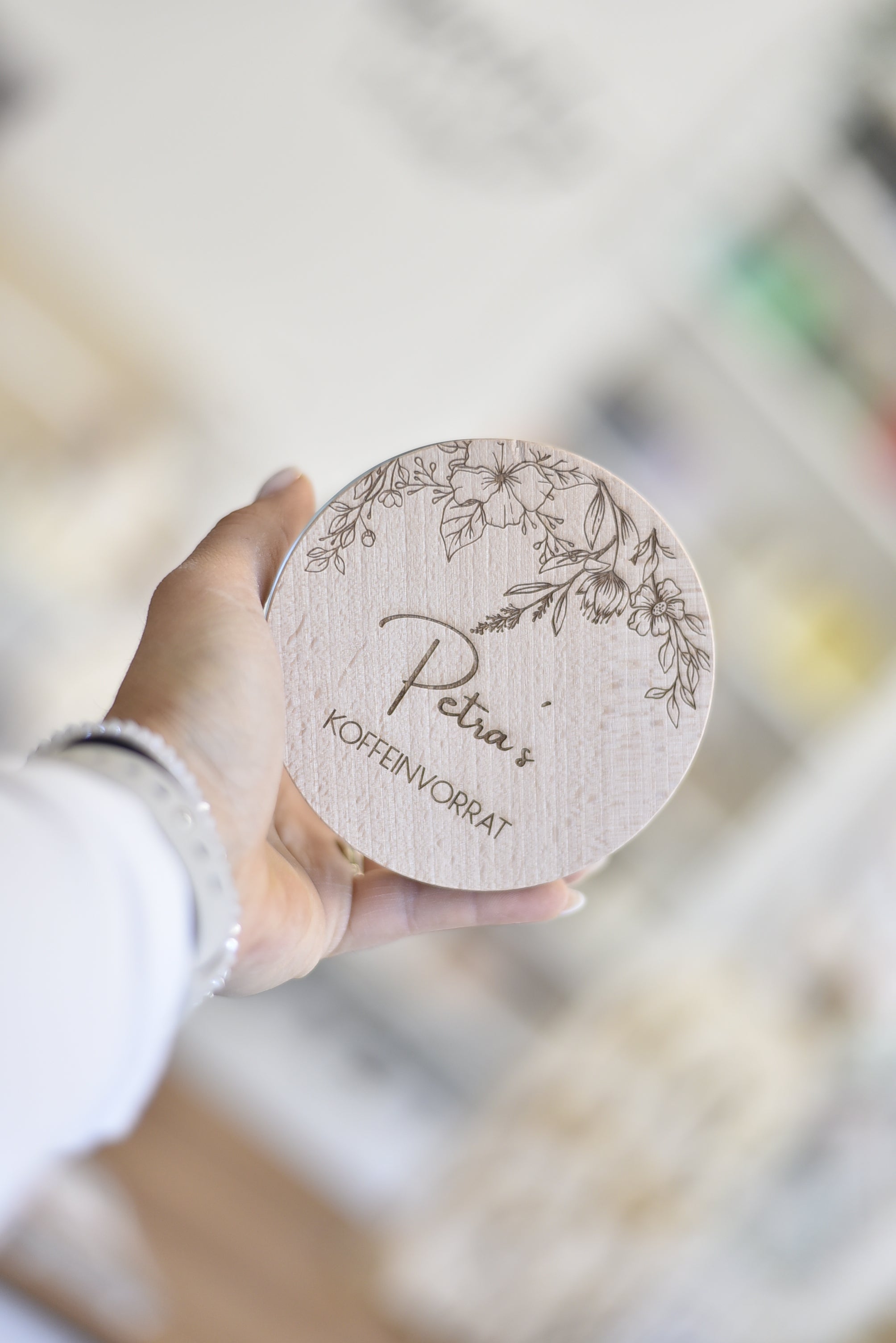Koffeinvorrat | personalisiertes Aufbewahrungsglas | Geschenk zum Abschied Kindergarten, Kita | Glas mit graviertem Holzdeckel