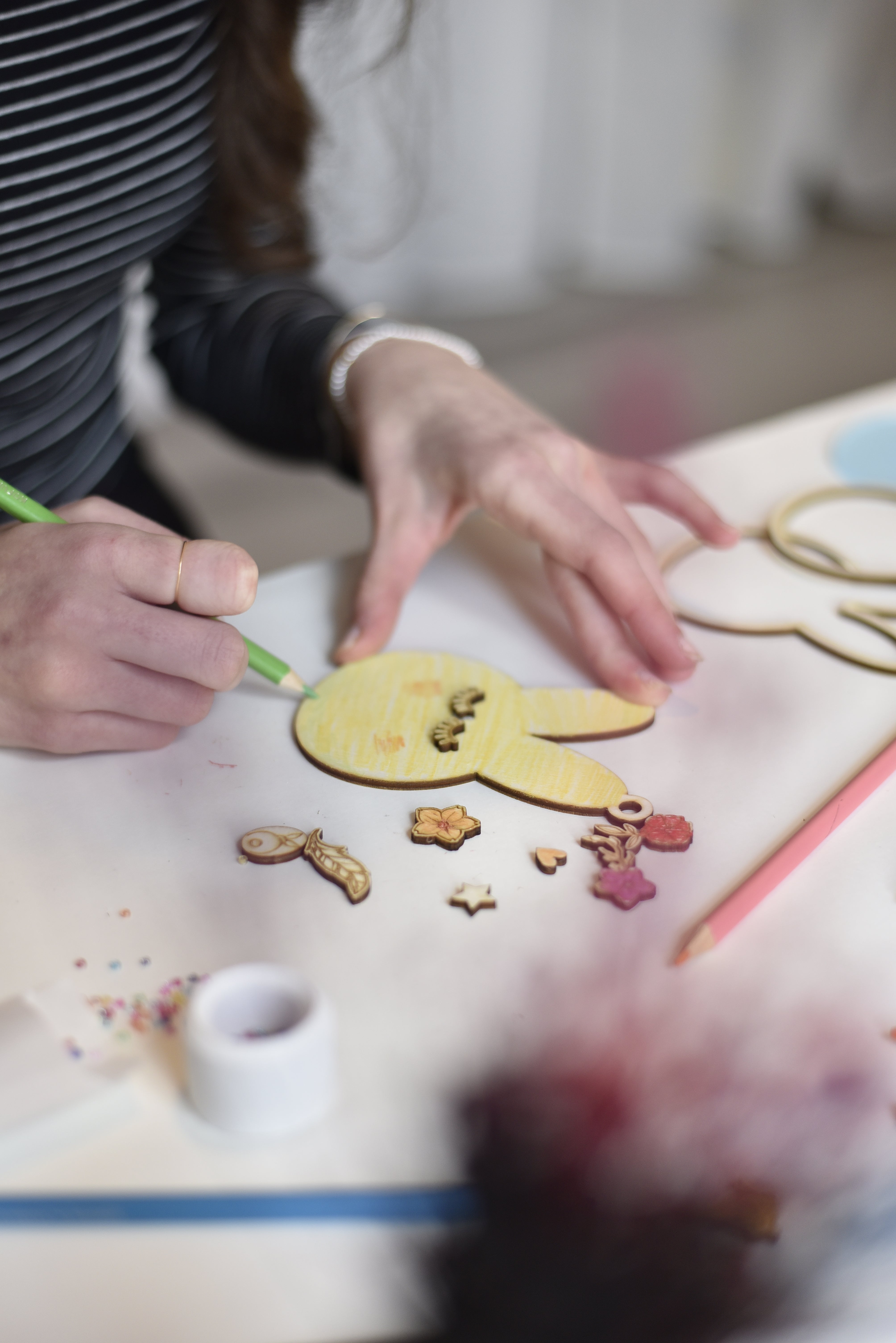 Osterhase-Schüttelanhänger | Bastelset | DIY-Set ab 4 Jahren geeignet