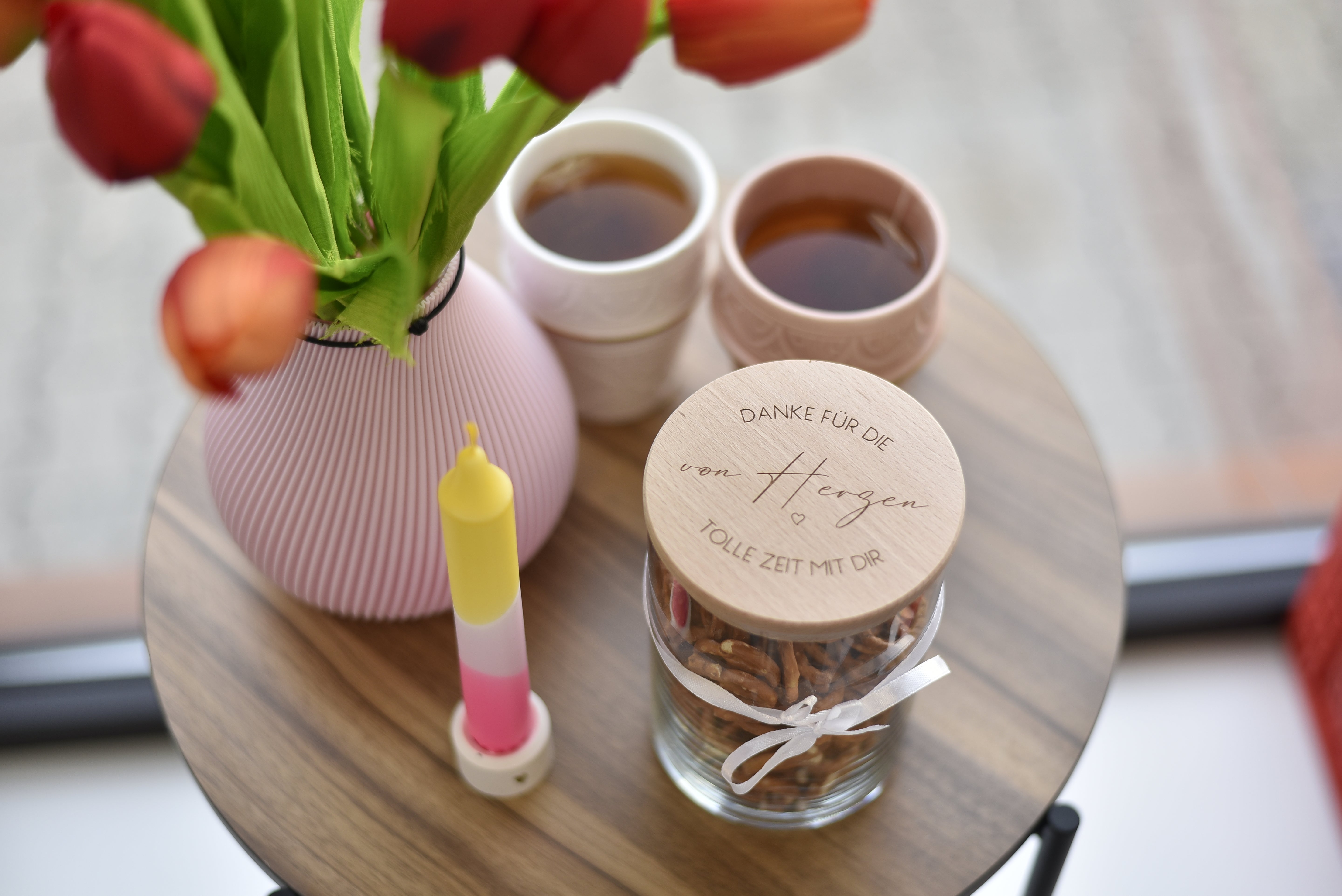 Vorratsglas "von Herzen" die Geschenkidee für Lehrer, Erzieher, Kollegen oder Kindergarten, Kita | Geschenkglas mit graviertem Holzdeckel