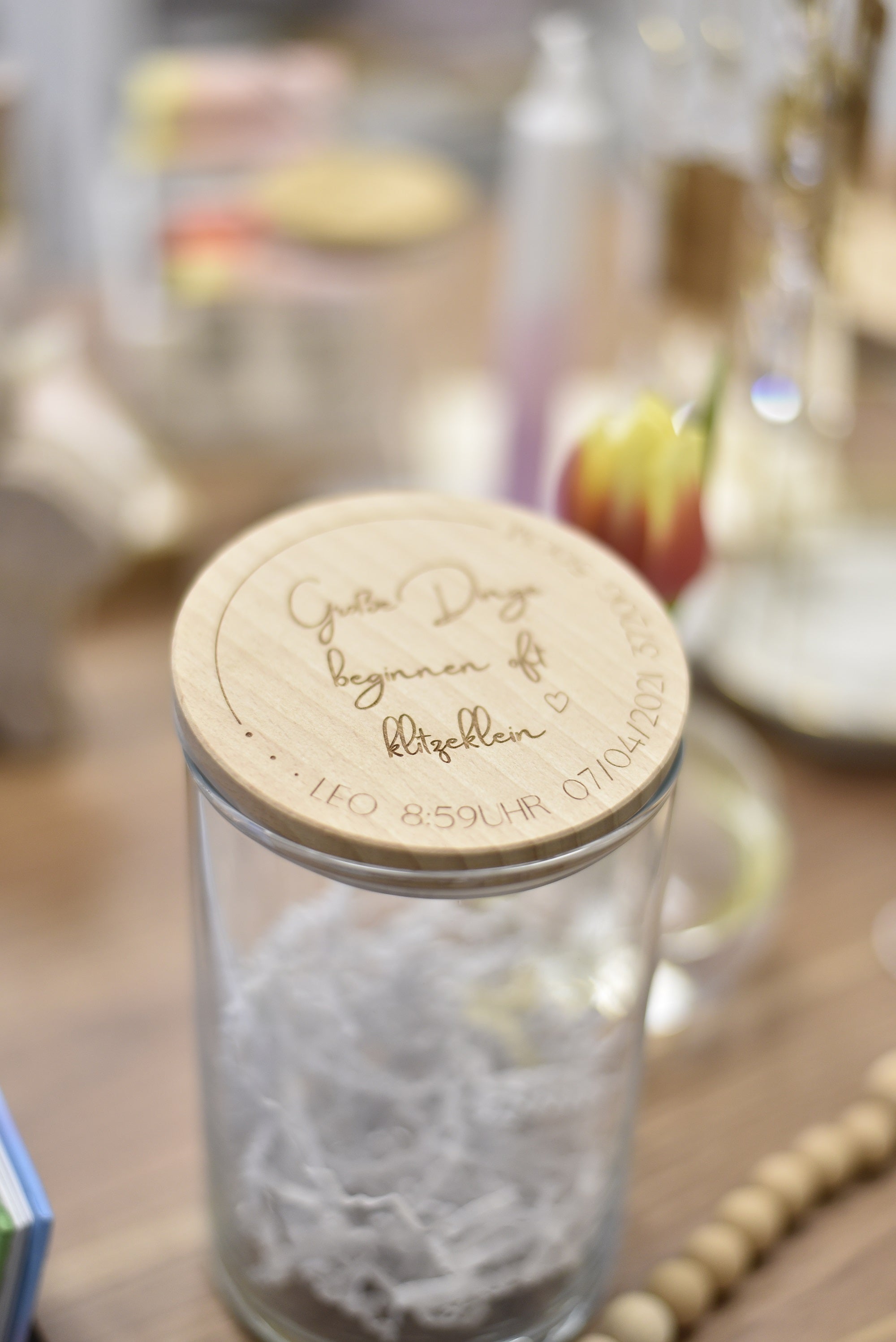 personalisiertes Aufbewahrungsglas | Große Dinge beginnen oft klitzeklein | Geschenk zum Abschied Kindergarten, Kita | Glas mit graviertem Holzdeckel