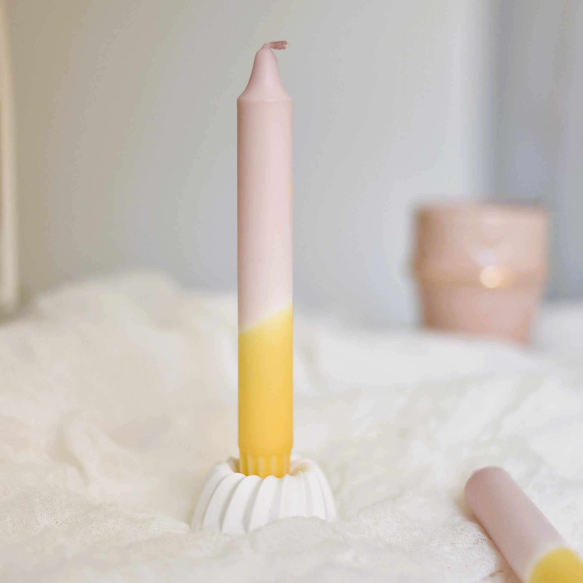 Dip Dye Kerze rosa-gelb | Handmade by Rosmarinparty