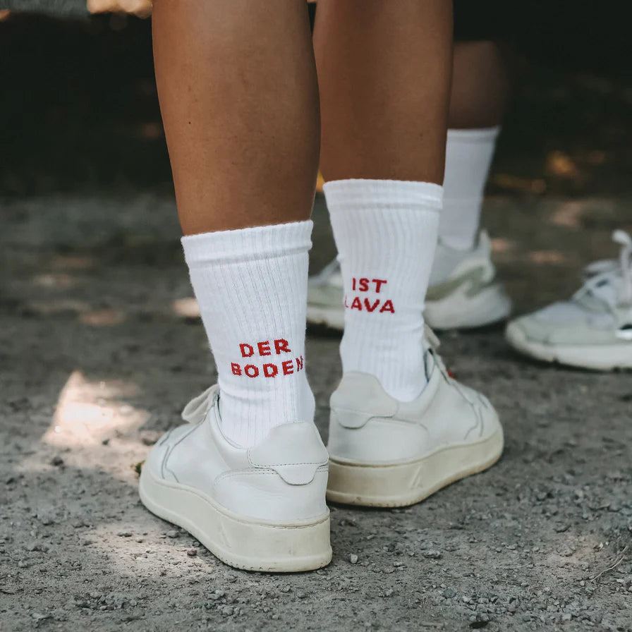 Der Boden ist Lava | Eulenschnitt | coole Socken