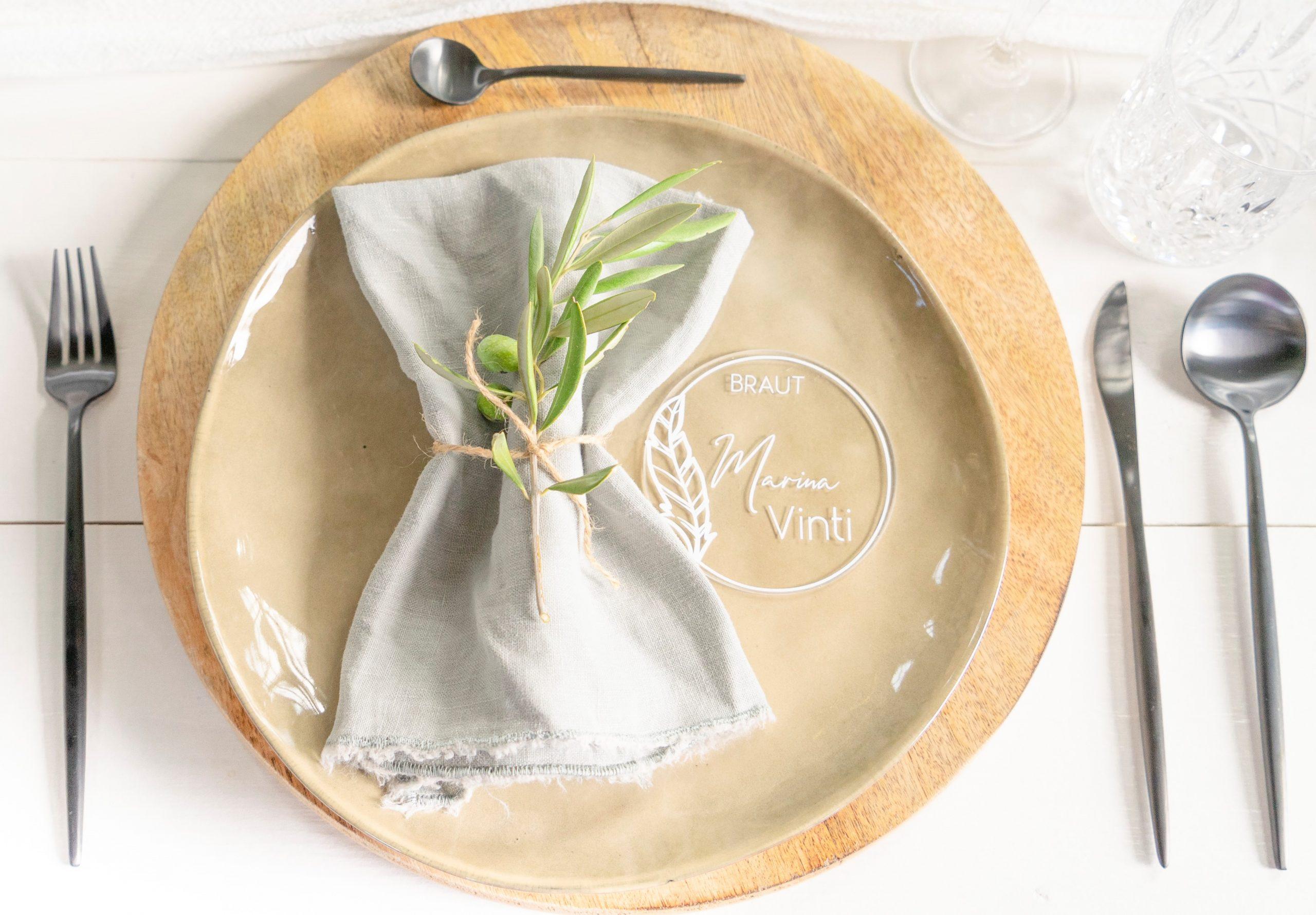 Platzkarte Feder dient auch als Gastgeschenk