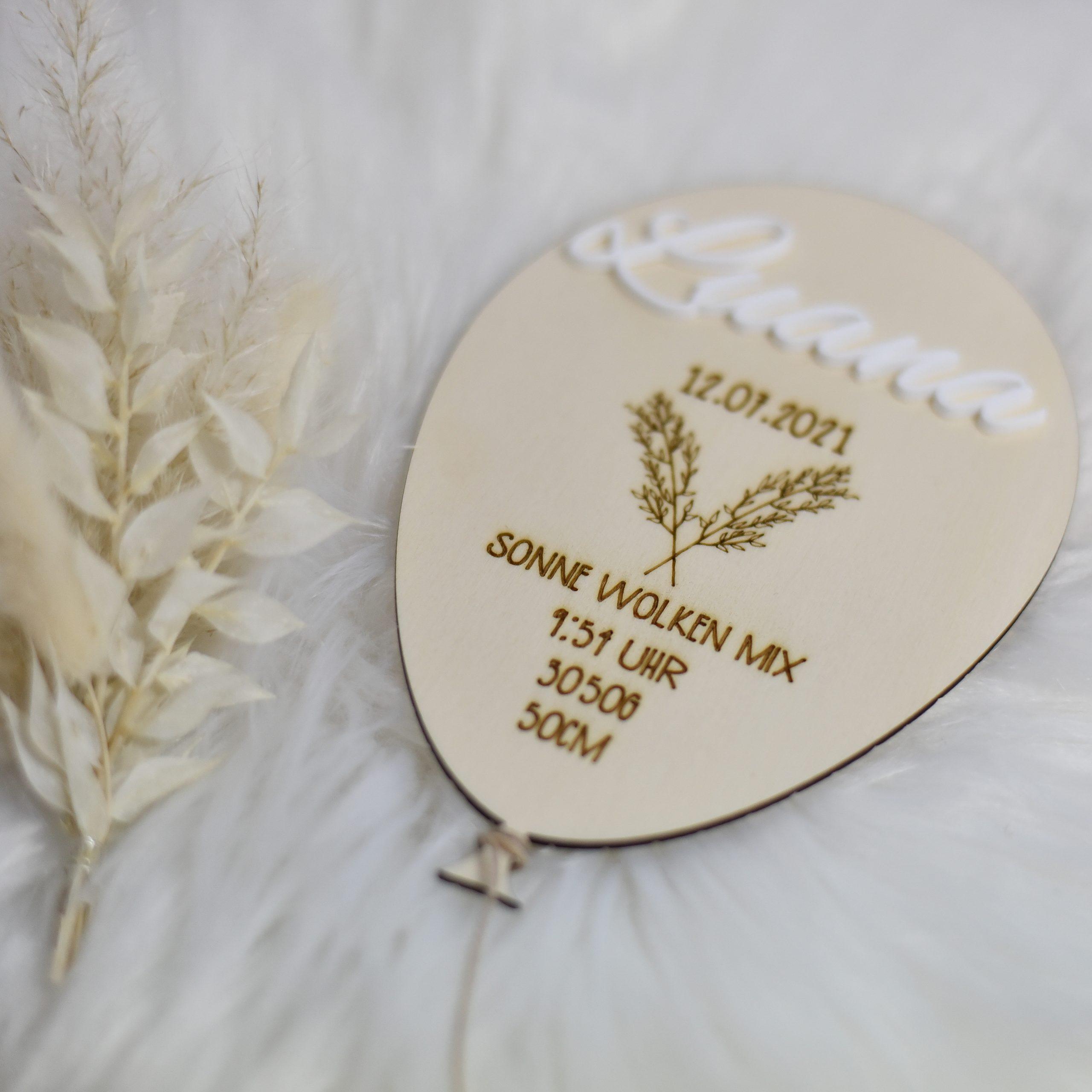 Holzluftballon mit Daten der Geburt | Geschenk zur Geburt | Babyparty im Bohostil