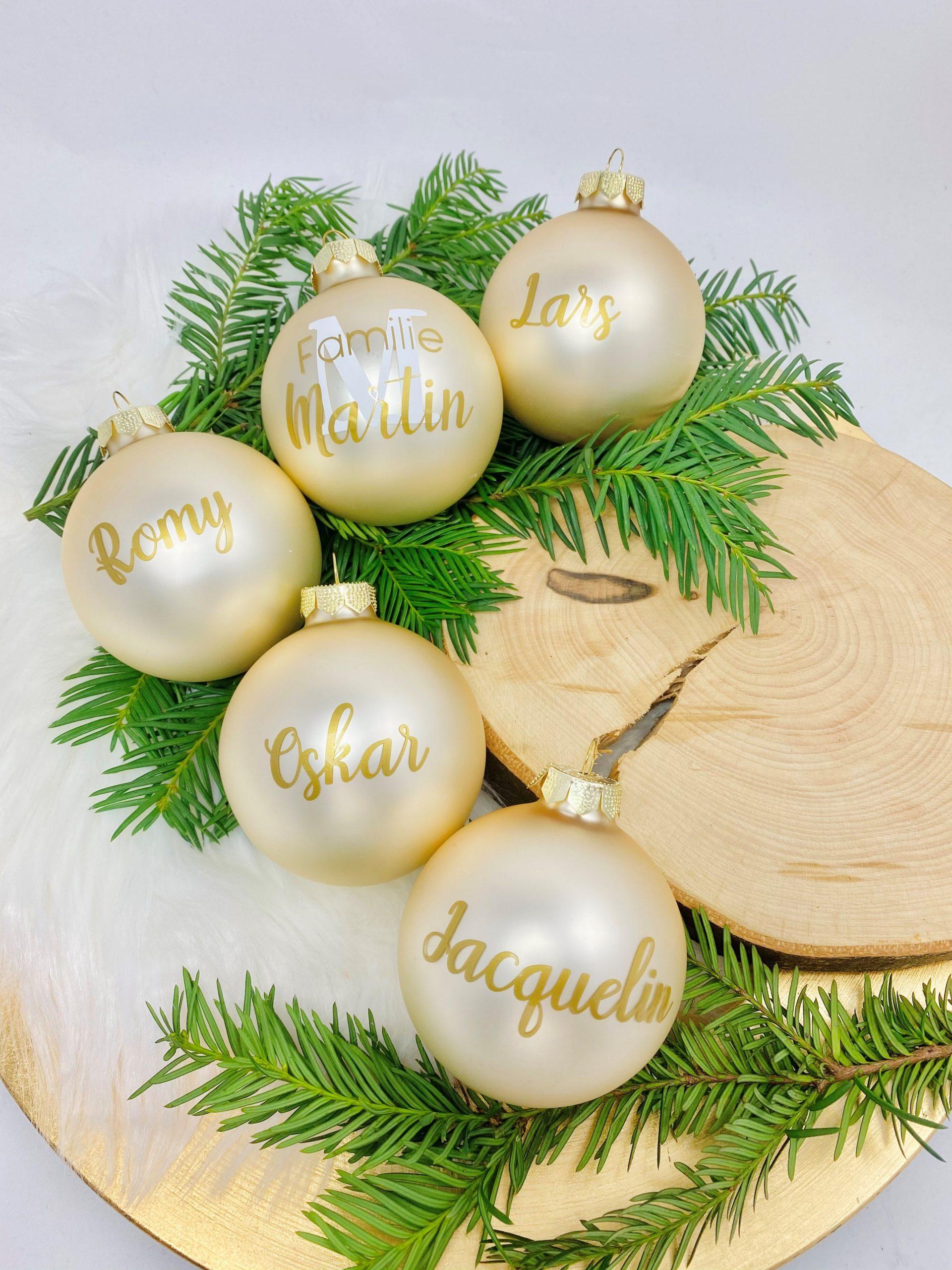 Familie Martin Ivory, Goldene Schrift.