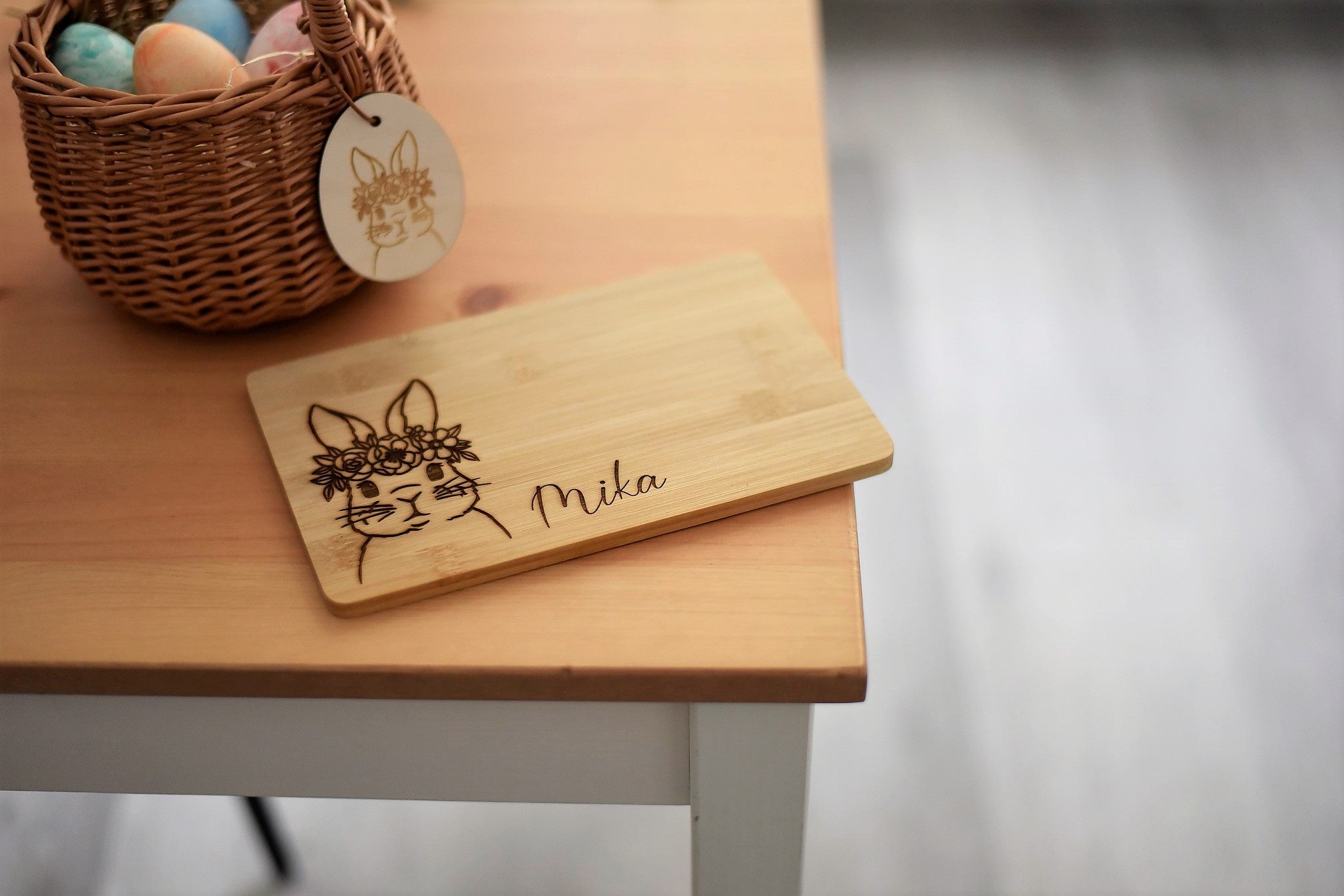 Frühstücksbrettchen Floraler Hase | Ostergeschenk | Kleinigkeit zum Geburtstag