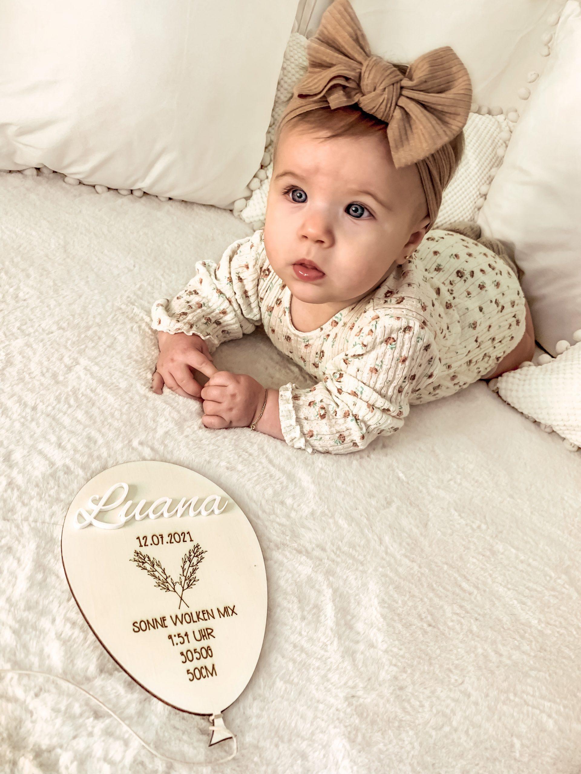 Holzluftballon mit Daten der Geburt | Geschenk zur Geburt | Babyparty im Bohostil