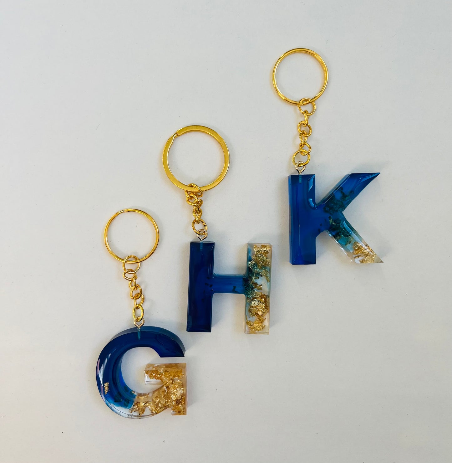 Schlüsselanhänger Royalblau mit Gold | Epoxidhartz | Rosmarinparty