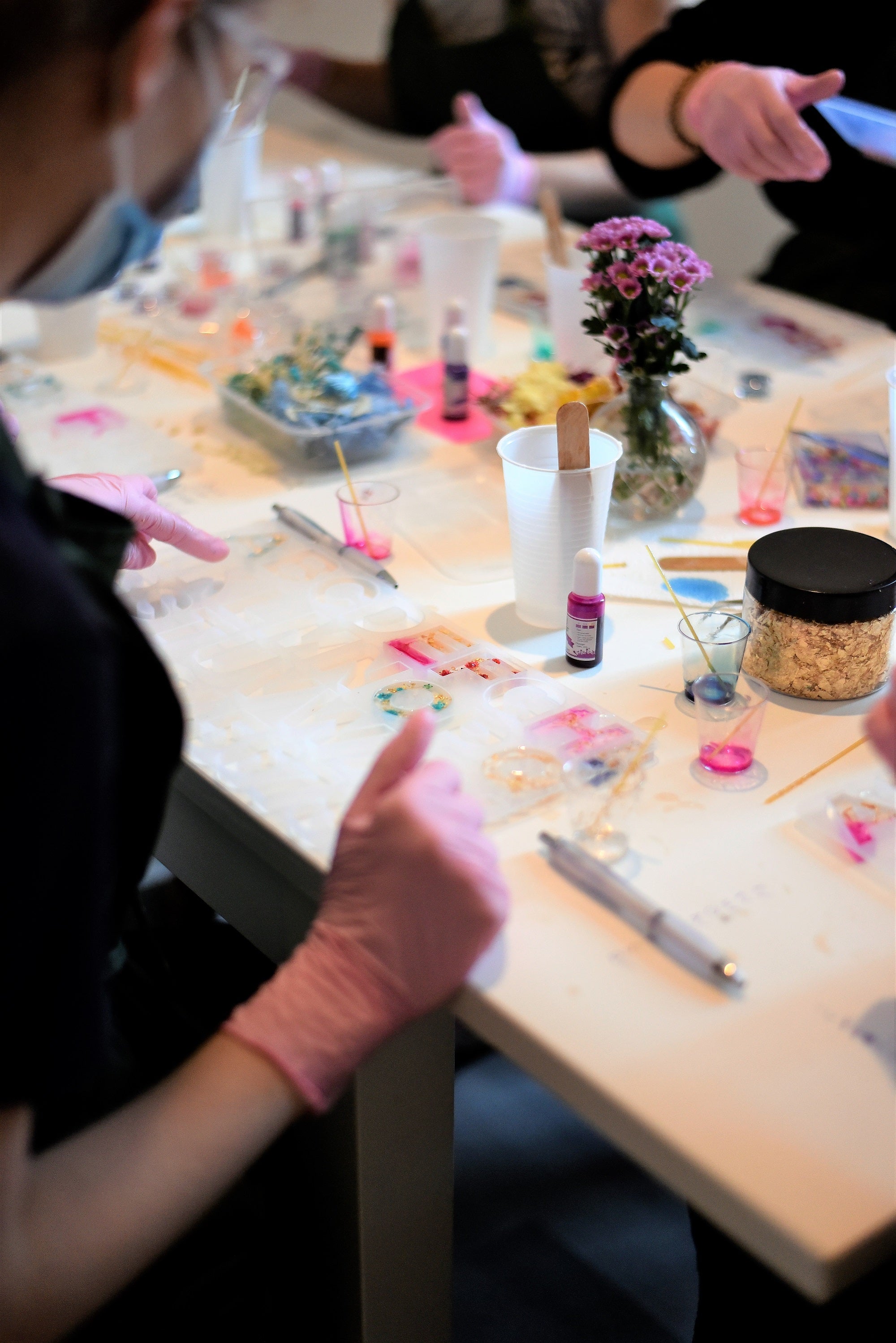 Epoxidharz-Workshop | Schlüsselanhänger gießen | ca. 10-12 Anhänger pro Person