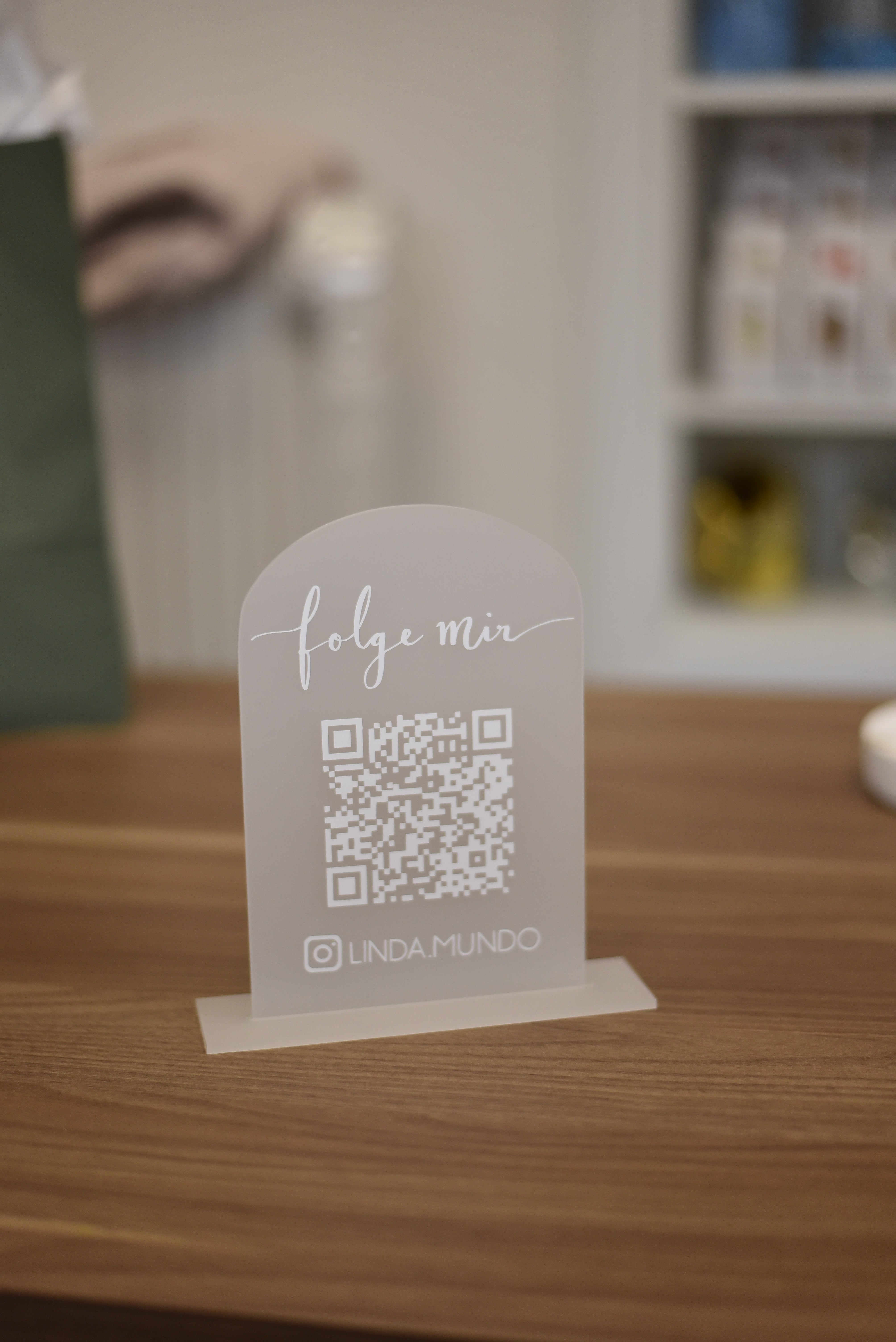 QR-Aufsteller personalisiert | für deinen perfekten Auftritt