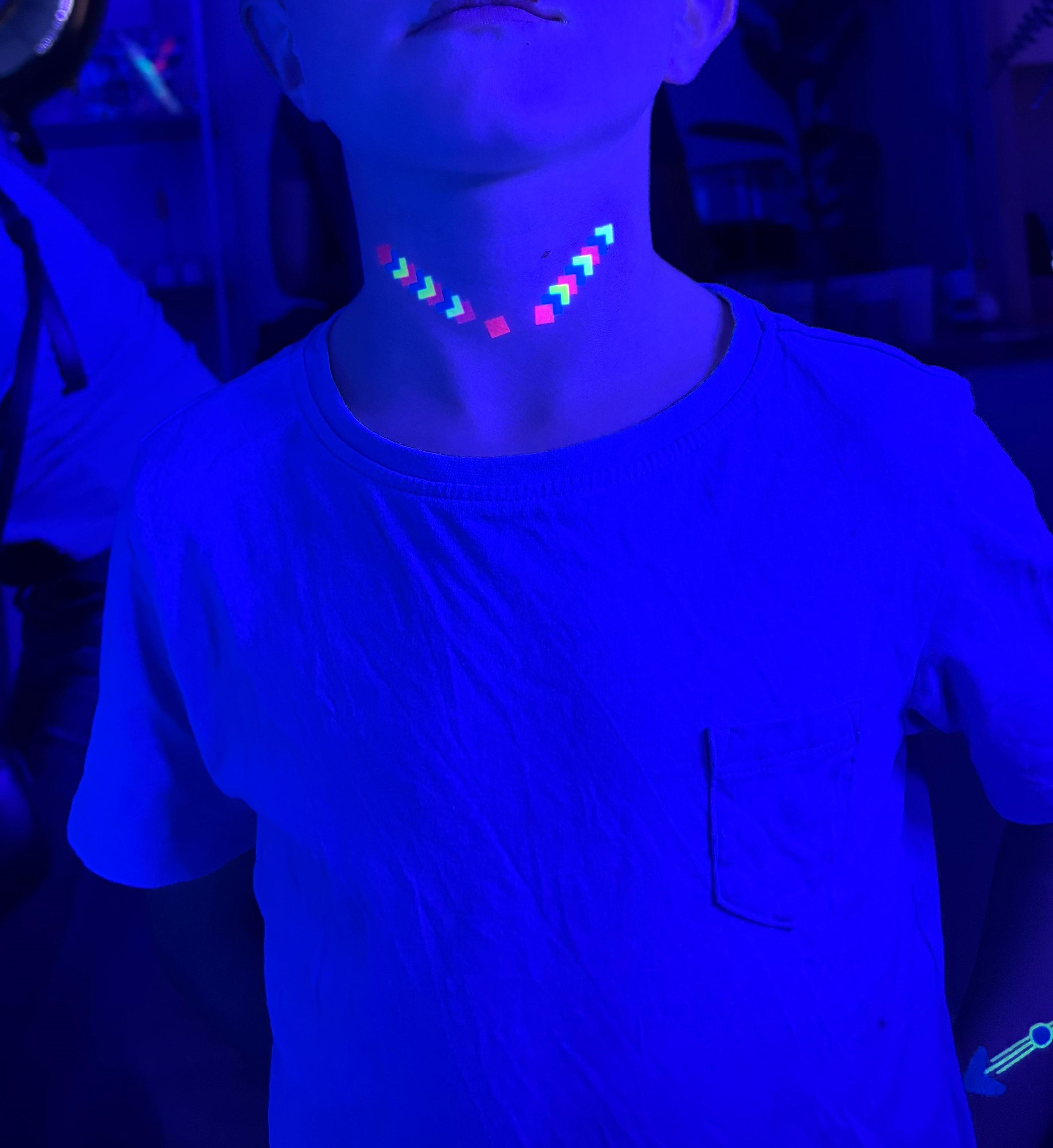 Kindergeburtstag unter Schwarzlicht – Kreativ-Feier im Atelier Rosmarinparty