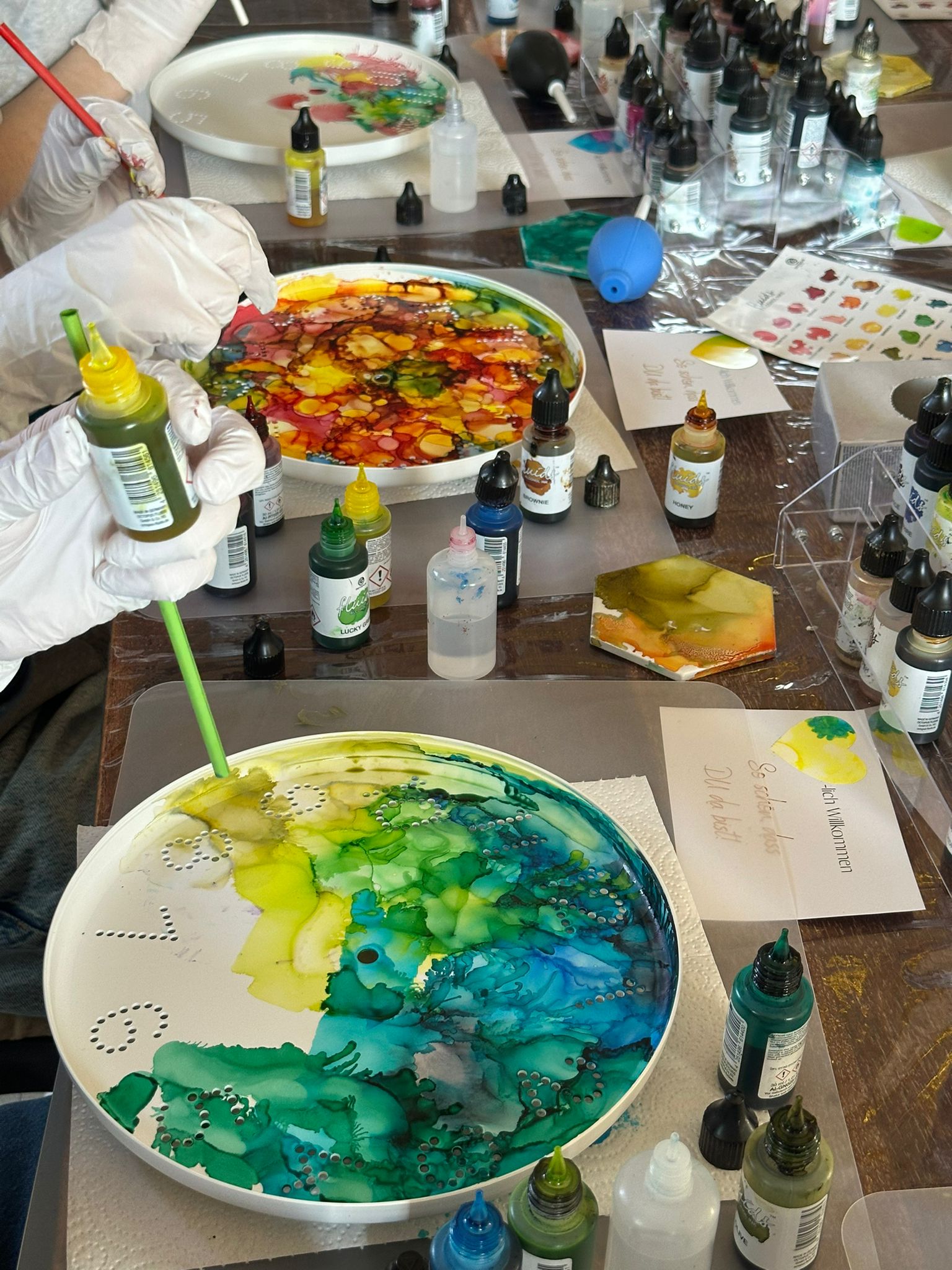 Ferienprgramm: Gestalte deine Wanduhr! | Kreativzeit mit fließenden Alkohol-Inks im Kreativmodus