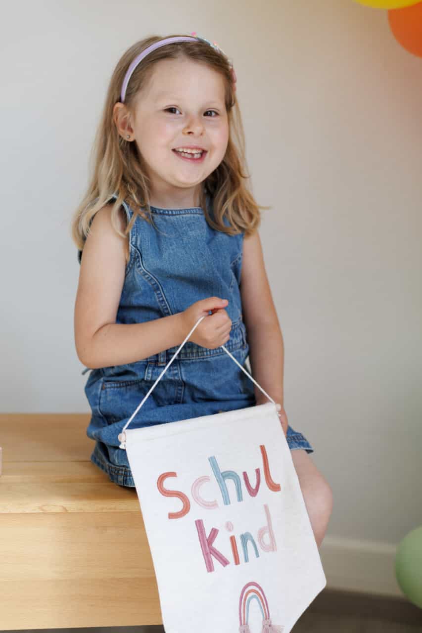 Wandbehang “Schulkind” mit Regenbogen | Wimpel |