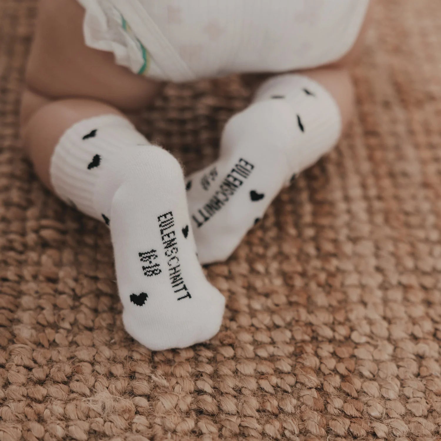 Herzchen-Socken Baby schwarz | Eulenschnitt | Schwangerschaft
