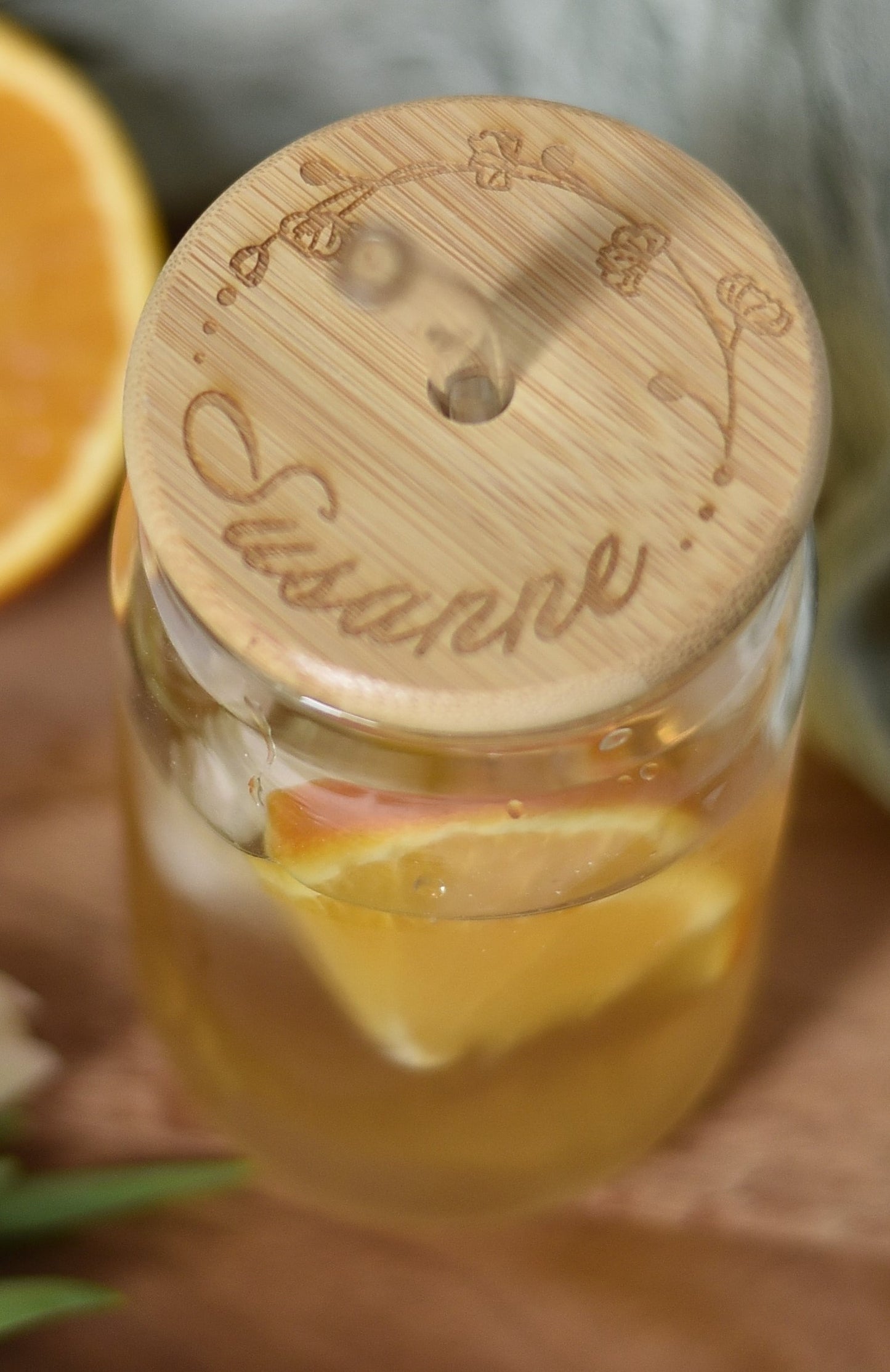 "Sommer" Trinkglas mit graviertem Bambusdeckel | inkl. Glas-Strohhalm | Echtglas | personalisiert