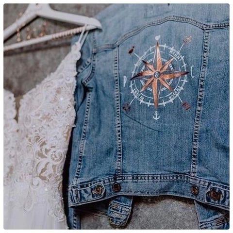 Liebeskompass | Jeansjackenaufdruck | Brautjacke
